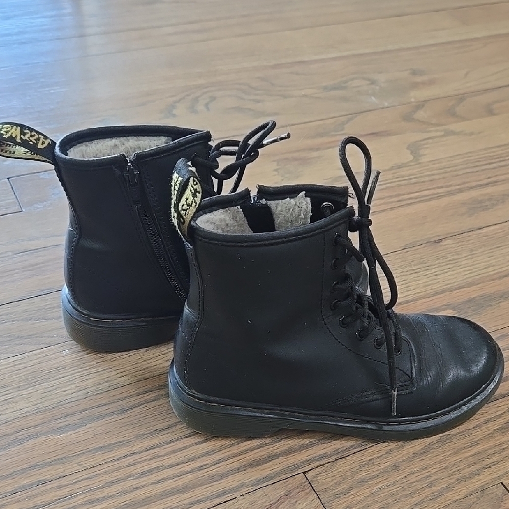 Black Insulated Dr. Martens Leather Lace-Up Boots - Picture 2 of 5